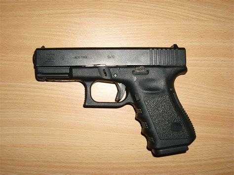 glock 19 similar guns.